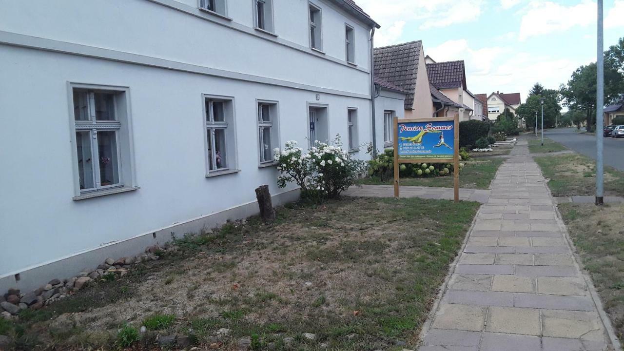 Gaestezimmer Sommer Locktow ภายนอก รูปภาพ